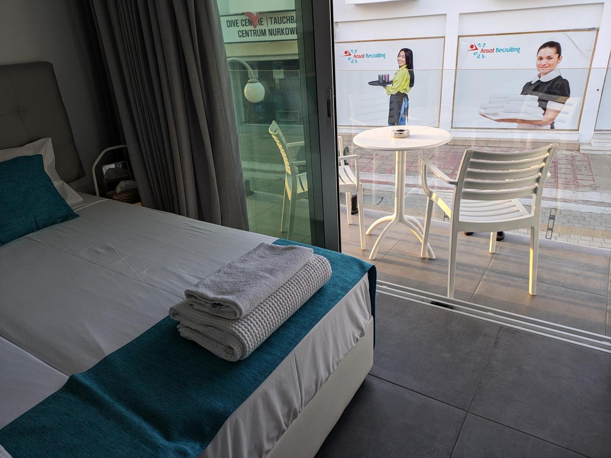 Memory Apartments 아이아 나파 외부 사진