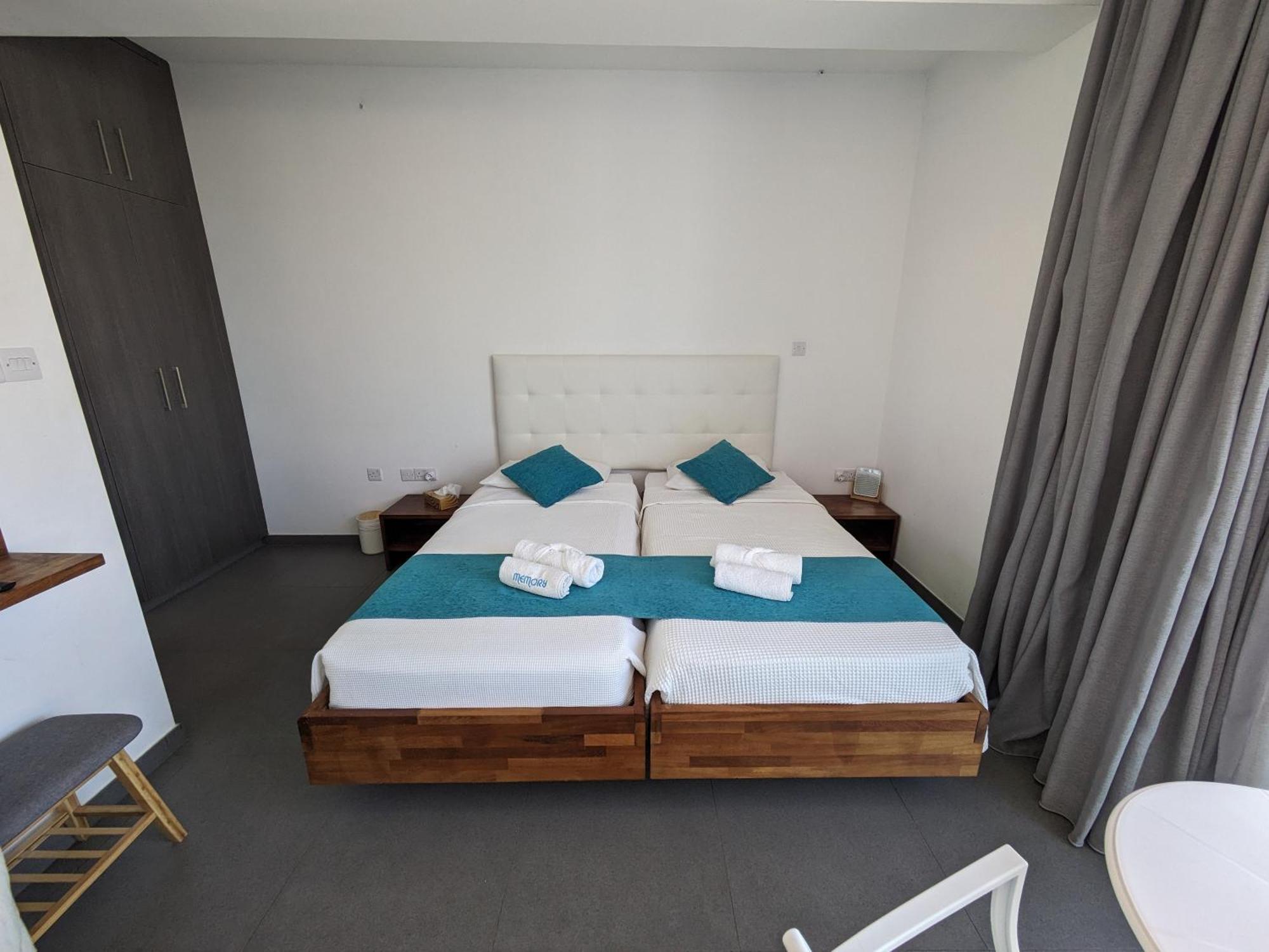 Memory Apartments 아이아 나파 외부 사진