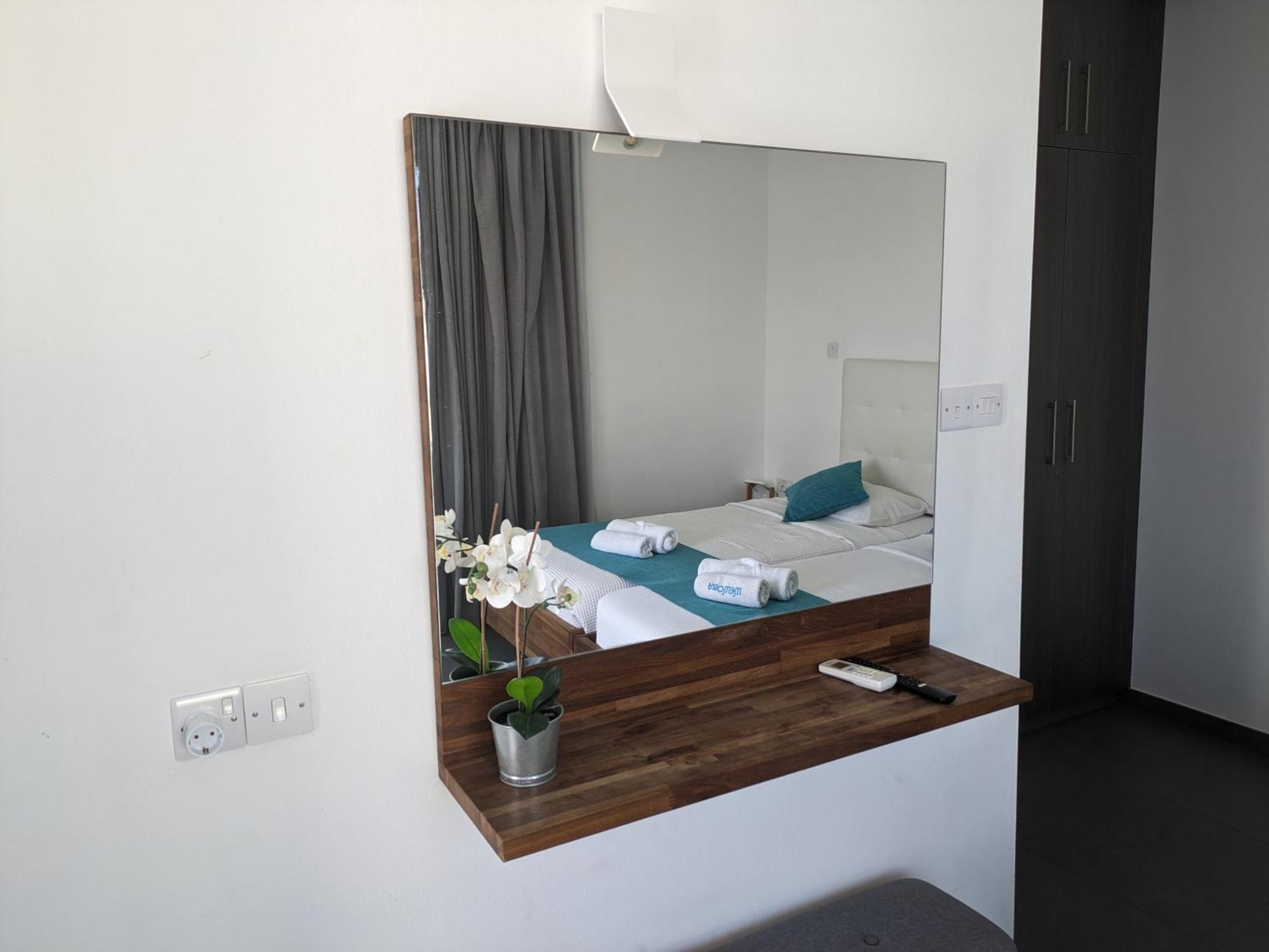 Memory Apartments 아이아 나파 외부 사진