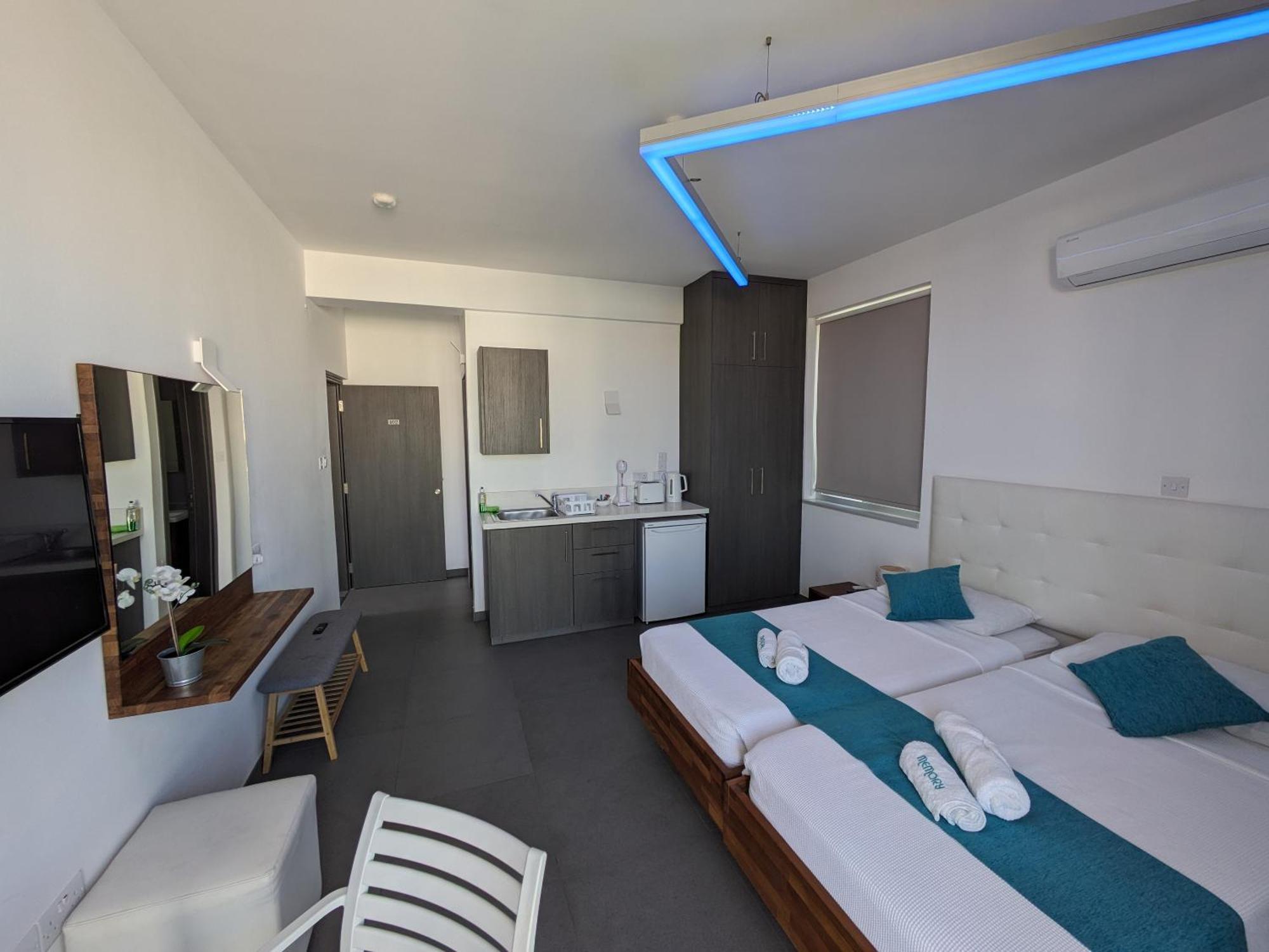 Memory Apartments 아이아 나파 외부 사진